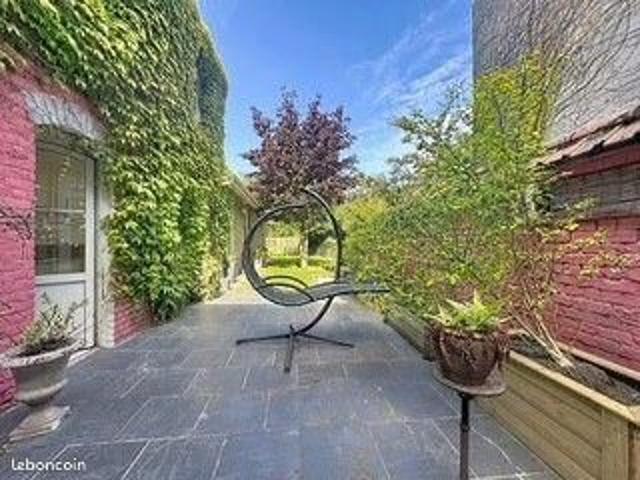 Maison 8 pièces 284 m²