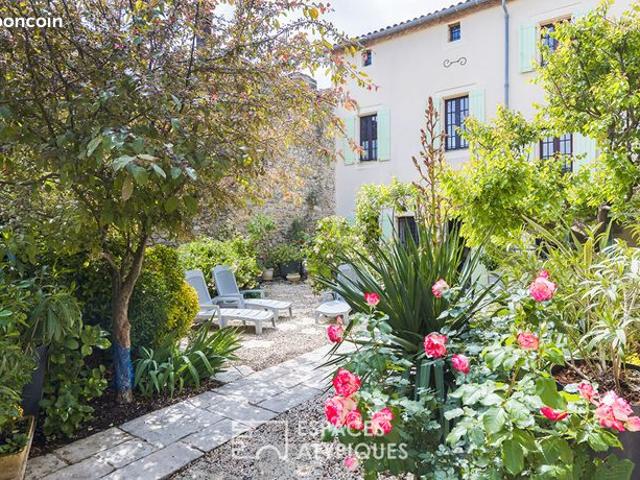 Maison 8 pièces 284 m²