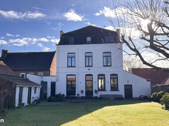 Maison 8 pièces 285 m²