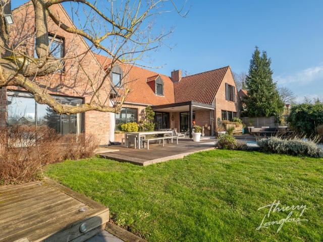 Maison 8 pièces 285 m²