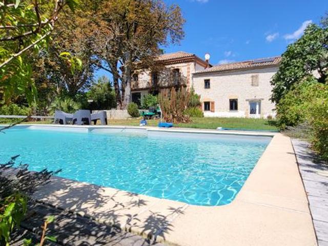 Maison 8 pièces 285 m²