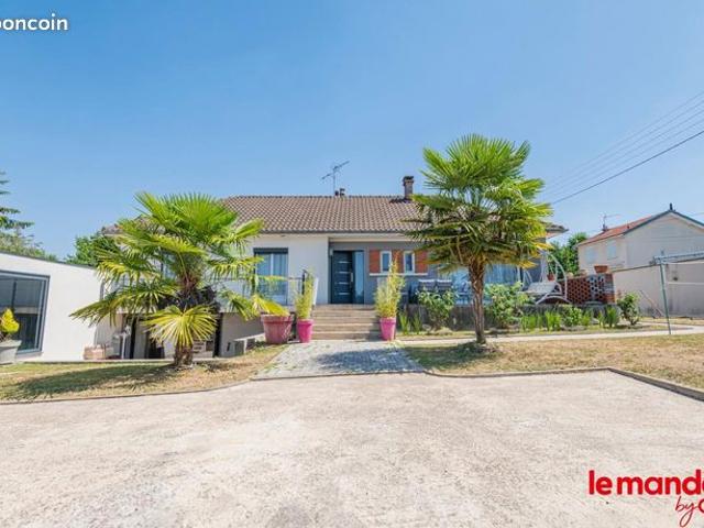 Maison 8 pièces 285 m²