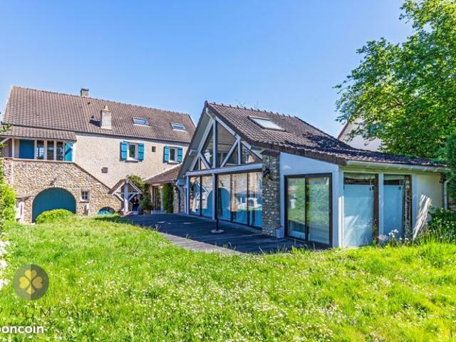 Maison 8 pièces 285 m²