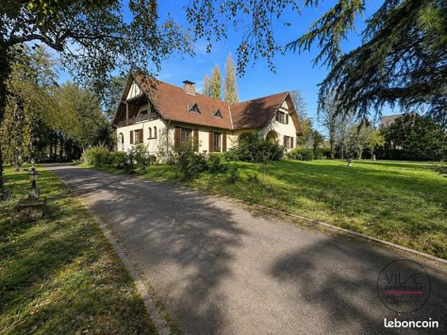 Maison 8 pièces 285 m²