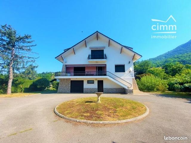 Maison 8 pièces 285 m²