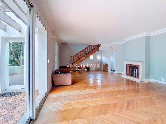 Maison 8 pièces 286 m²