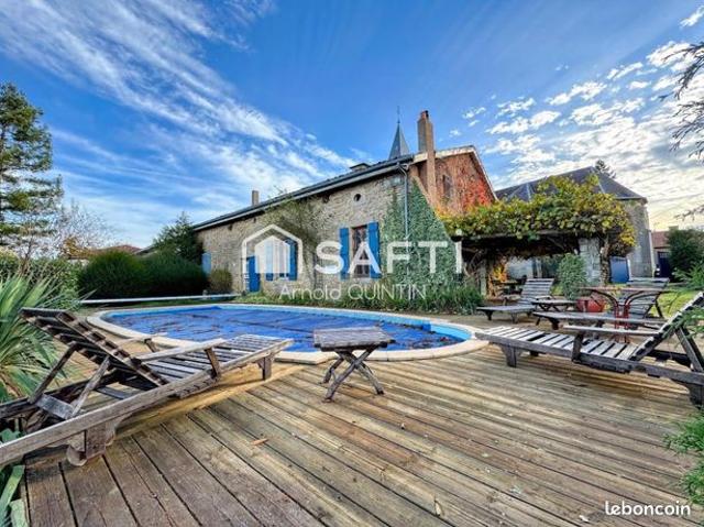 Maison 8 pièces 286 m²