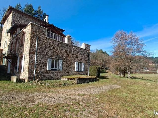 Maison 8 pièces 286 m²