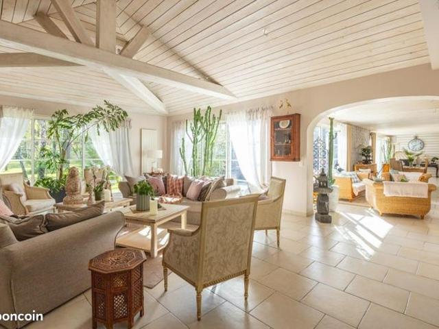 Maison 8 pièces 287 m²