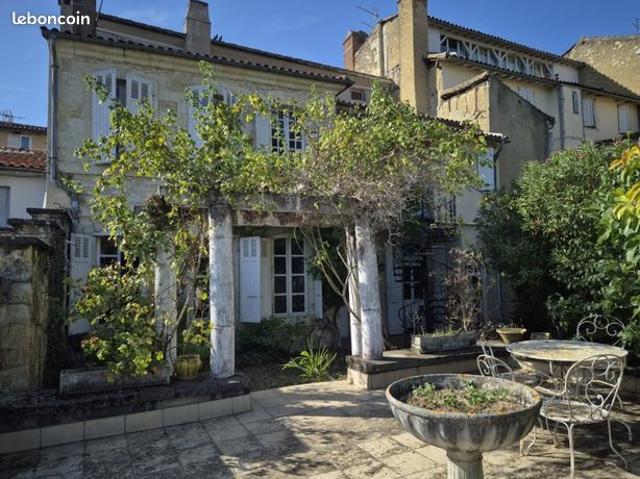 Maison 8 pièces 287 m²