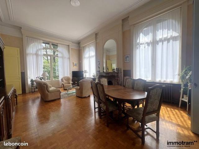 Maison 8 pièces 287 m²