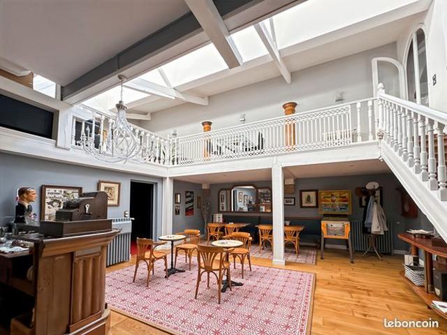 Maison 8 pièces 288 m²