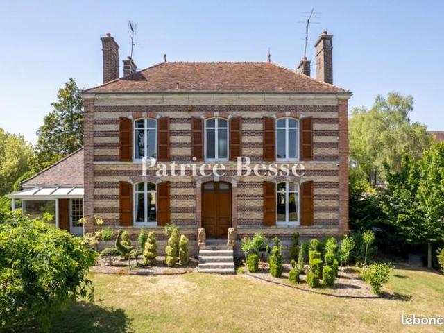 Maison 8 pièces 288 m²