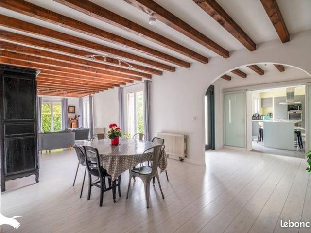 Maison 8 pièces 288 m²