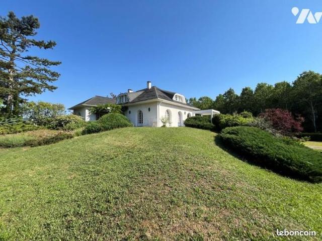 Maison 8 pièces 289 m²