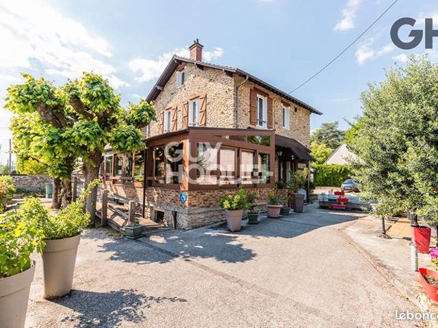 Maison 8 pièces 289 m²