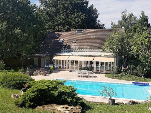 Maison 8 pièces 289 m²