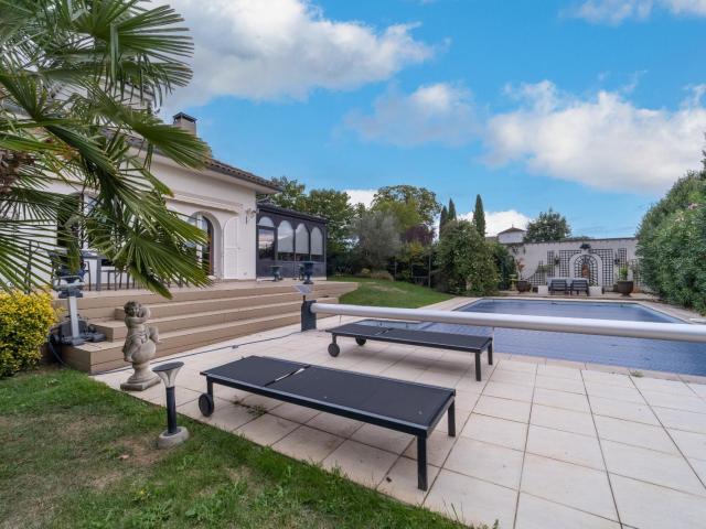 Maison 8 pièces 280 m²
