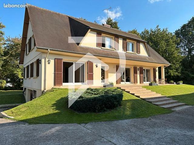 Maison 8 pièces 280 m²