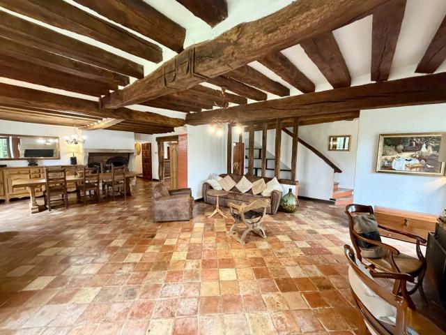Maison 8 pièces 280 m²