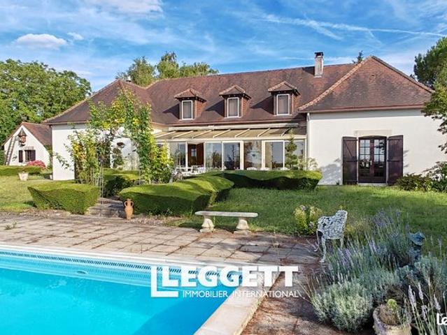 Maison 8 pièces 280 m²
