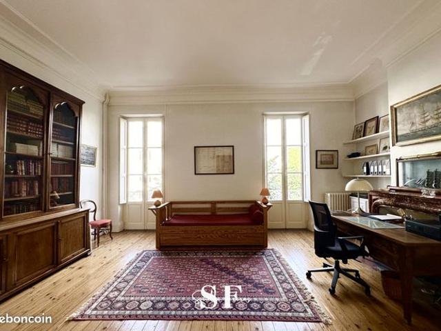 Maison 8 pièces 280 m²