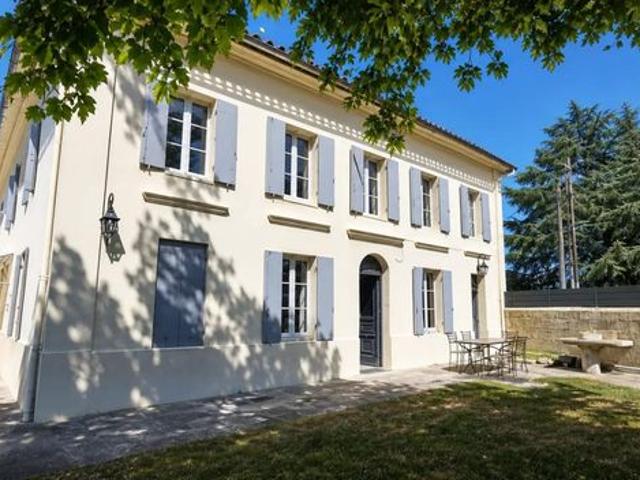 Maison 8 pièces 280 m²