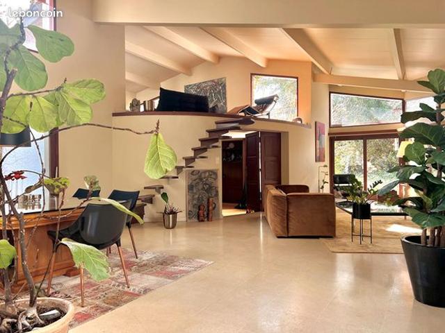 Maison 8 pièces 280 m²