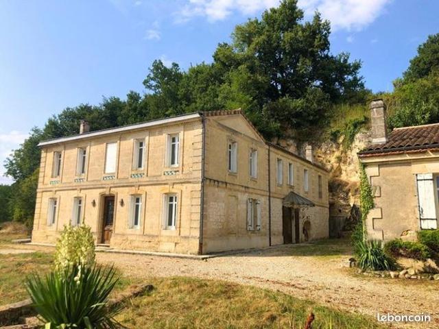 Maison 8 pièces 280 m²