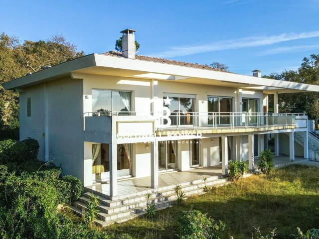 Maison 8 pièces 280 m²