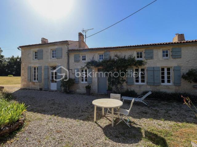 Maison 8 pièces 280 m²