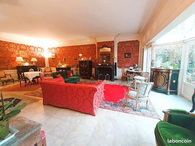 Maison 8 pièces 280 m²