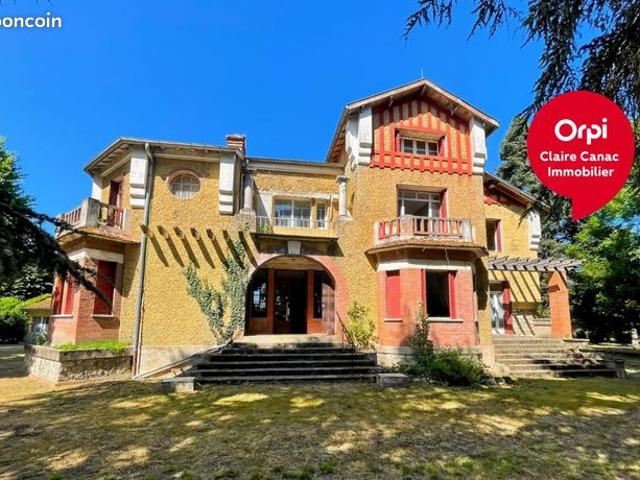 Maison 8 pièces 280 m²