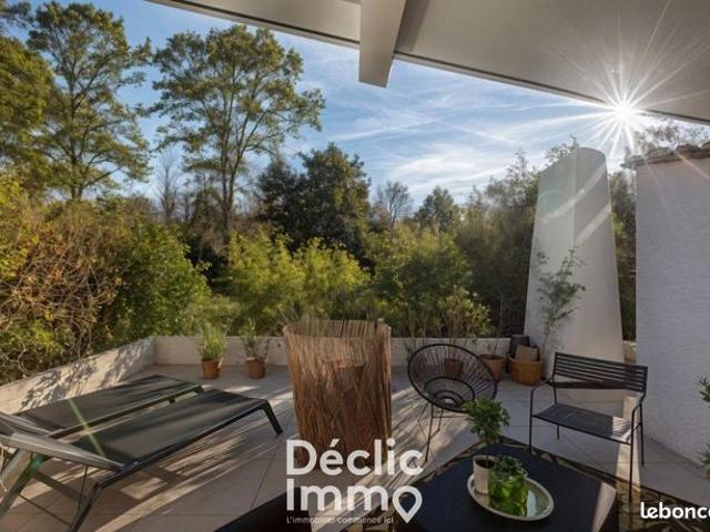 Maison 8 pièces 280 m²