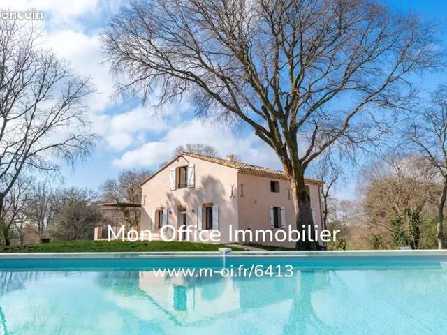 Maison 8 pièces 280 m²