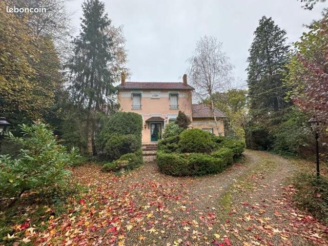 Maison 8 pièces 280 m²