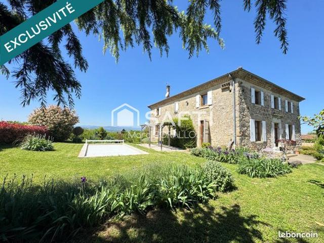 Maison 8 pièces 280 m²