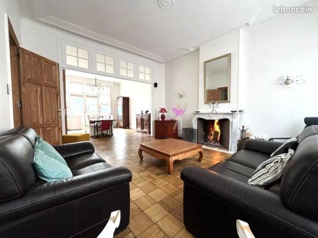Maison 8 pièces 280 m²