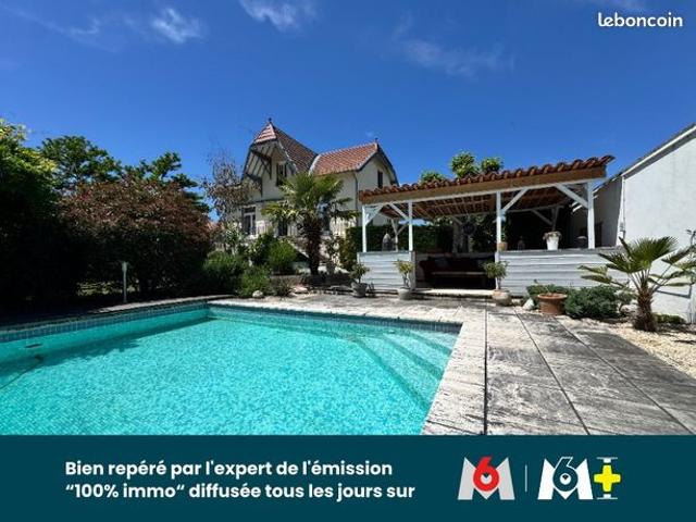 Maison 8 pièces 280 m²