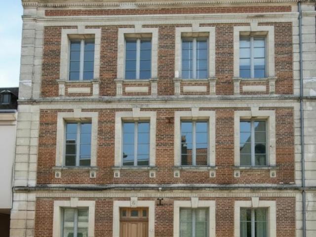 Maison 8 pièces 280 m²