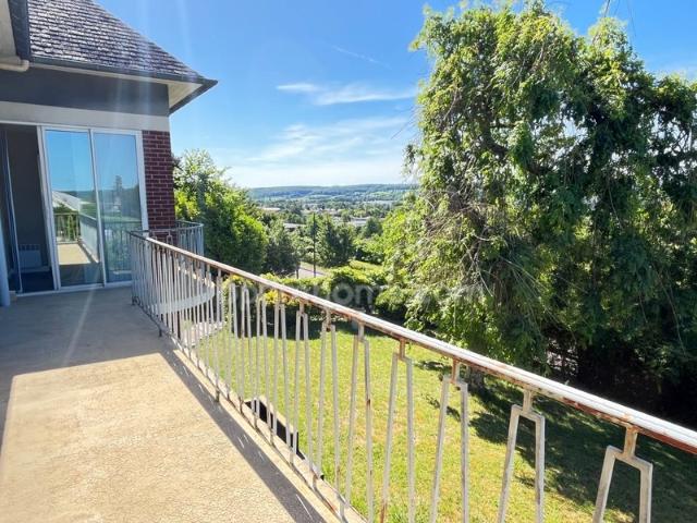 Maison 8 pièces 280 m²