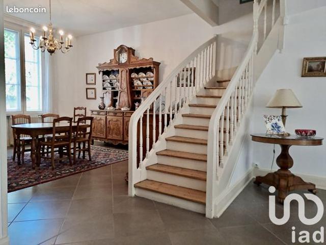Maison 8 pièces 280 m²