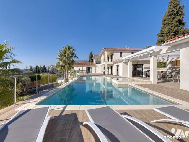 Maison 8 pièces 280 m²