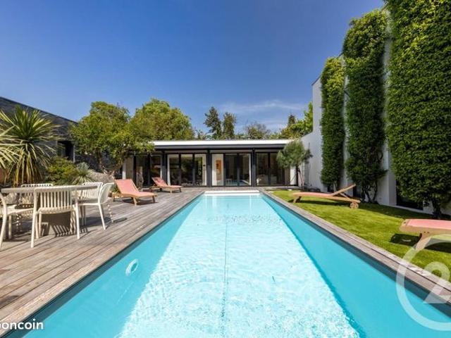 Maison 8 pièces 280 m²