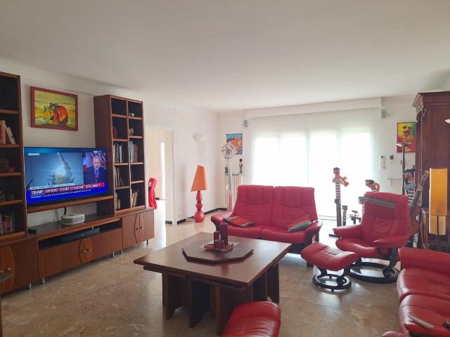 Maison 8 pièces 443 m²