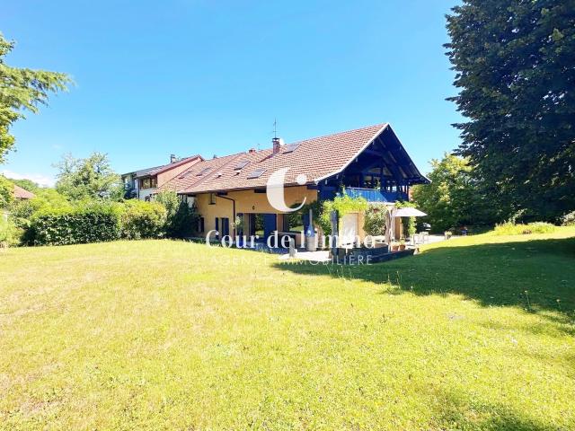 Maison 8 pièces 280 m²