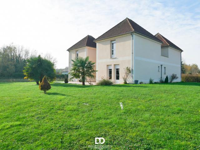 Maison 8 pièces 280 m²