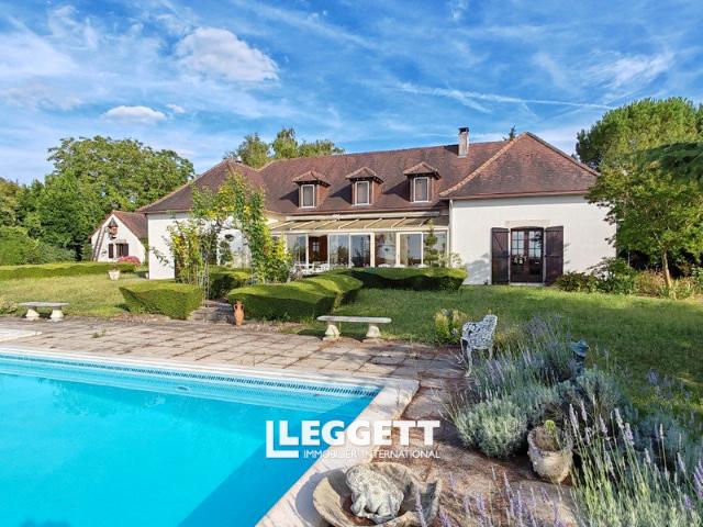 Maison 8 pièces 280 m²