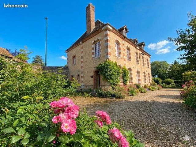 Maison 8 pièces 280 m²