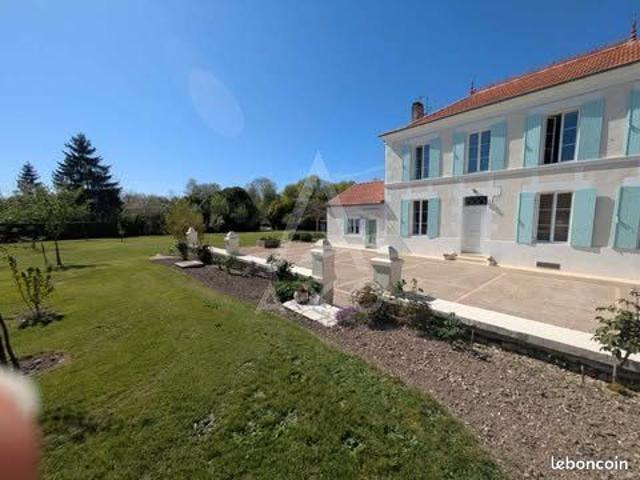 Maison 8 pièces 280 m²